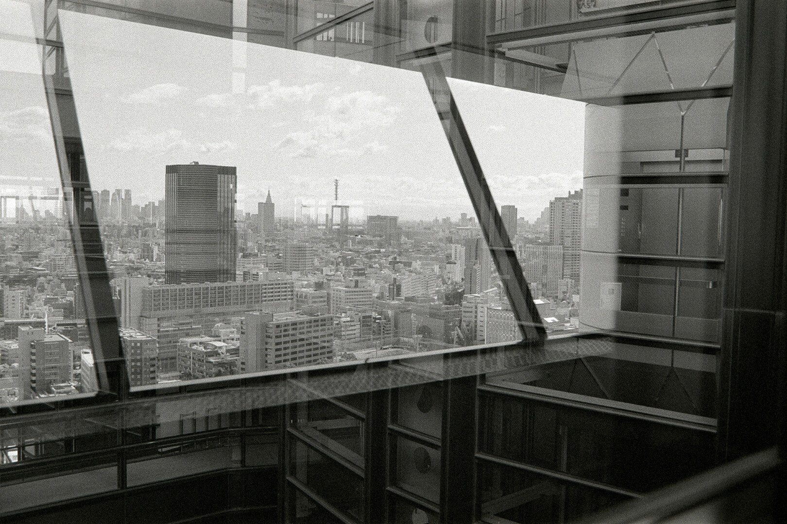 #00129 - 2024/03 - Fuji Neopan 400 - Suidobashi