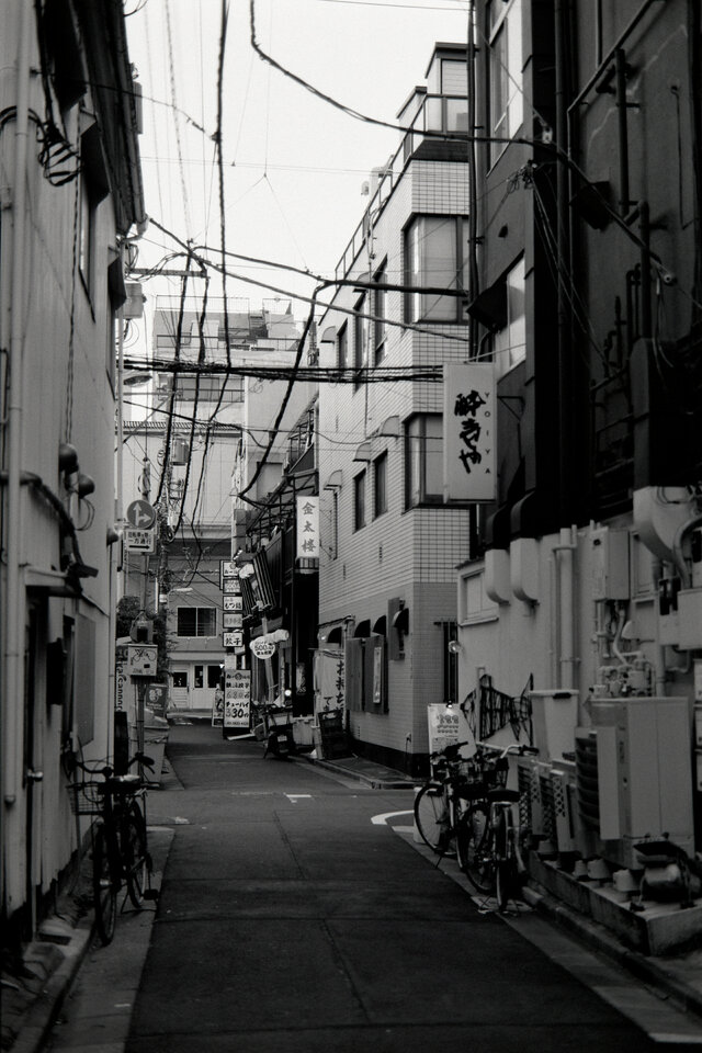 #00294 - 2024/04 - Rollei Infrared - Asakusabashi
