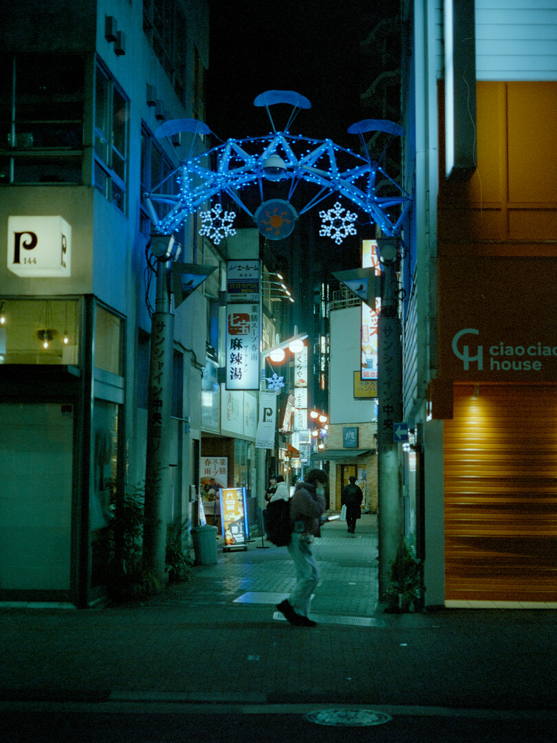 #00566 - 2024/12 - Cinestill 800t - Ikebukuro
