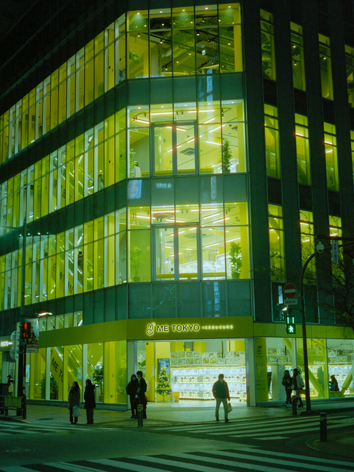 #00567 - 2024/12 - Cinestill 800t - Ikebukuro