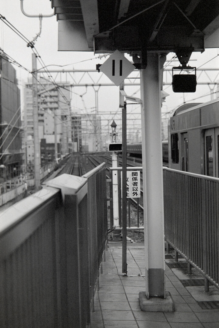 #00596 - 2024/12 - Fuji Neopan 400 - Marunouchi