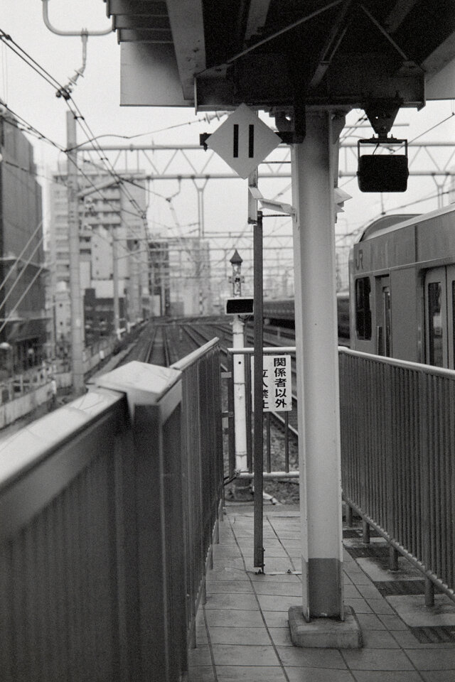 #00596 - 2024/12 - Fuji Neopan 400 - Marunouchi