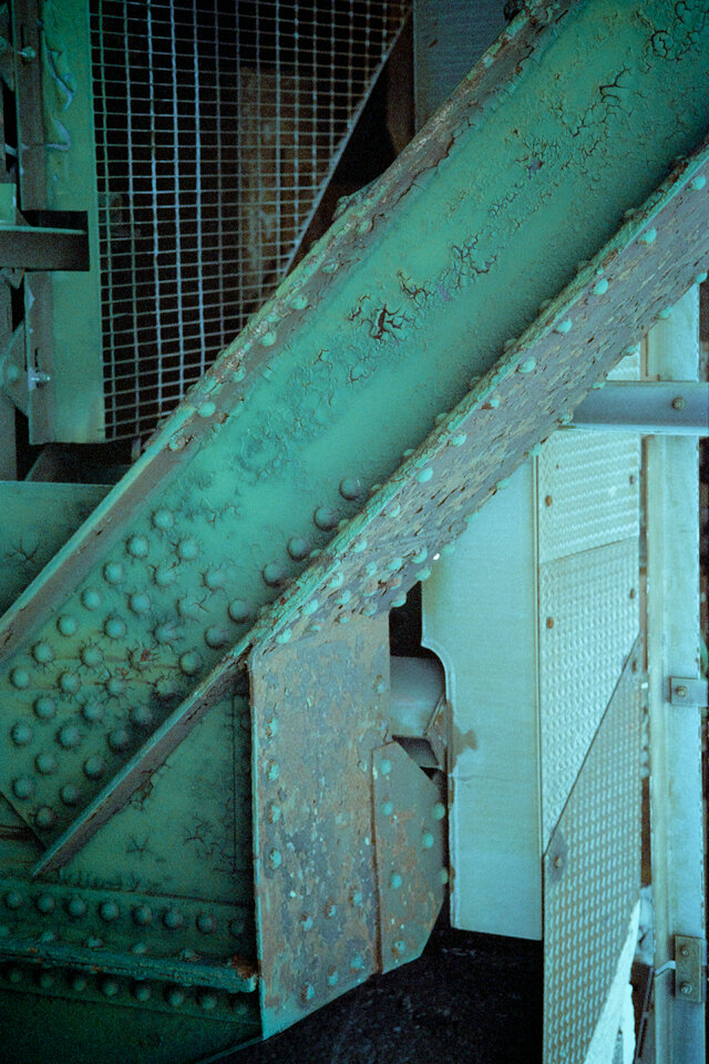 #00678 - 2025/09 - Cinestill 800T +1 - Shinagawa