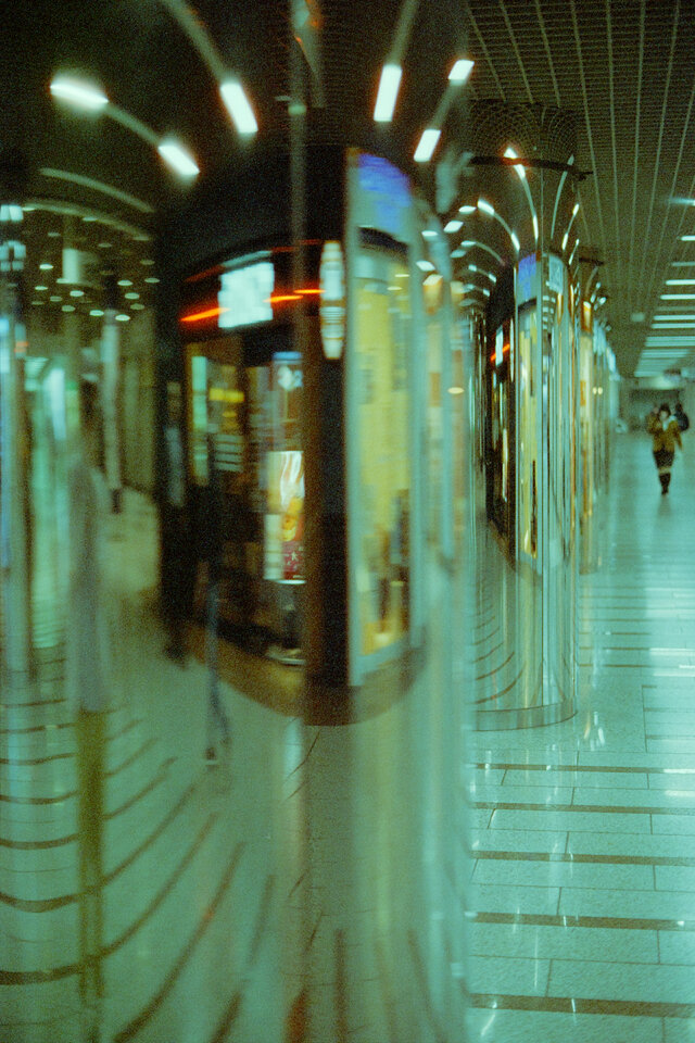 #00684 - 2025/09 - Cinestill 800T +1 - Kawasaki