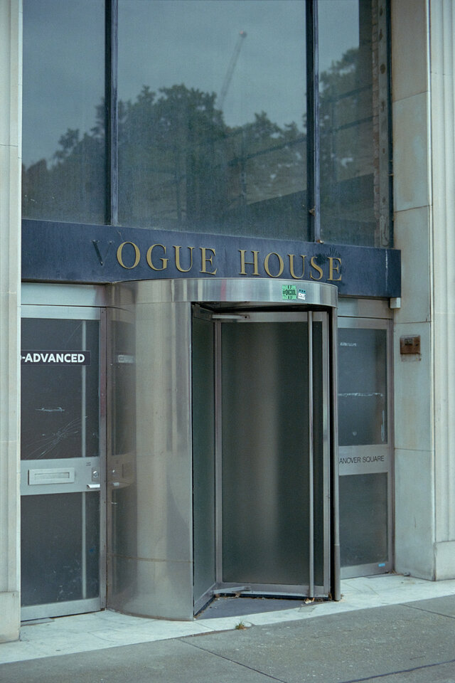 #00691 - 2025/07 - Portra 400 - Hanover Square