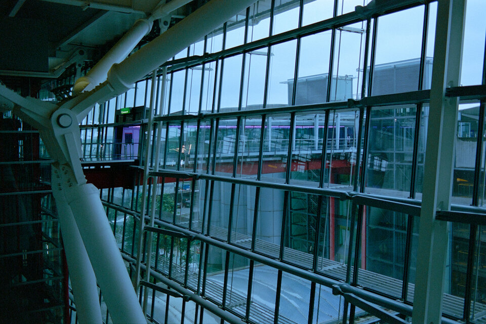 #00702 - 2025/07 - Portra 400 - Heathrow Terminal 5