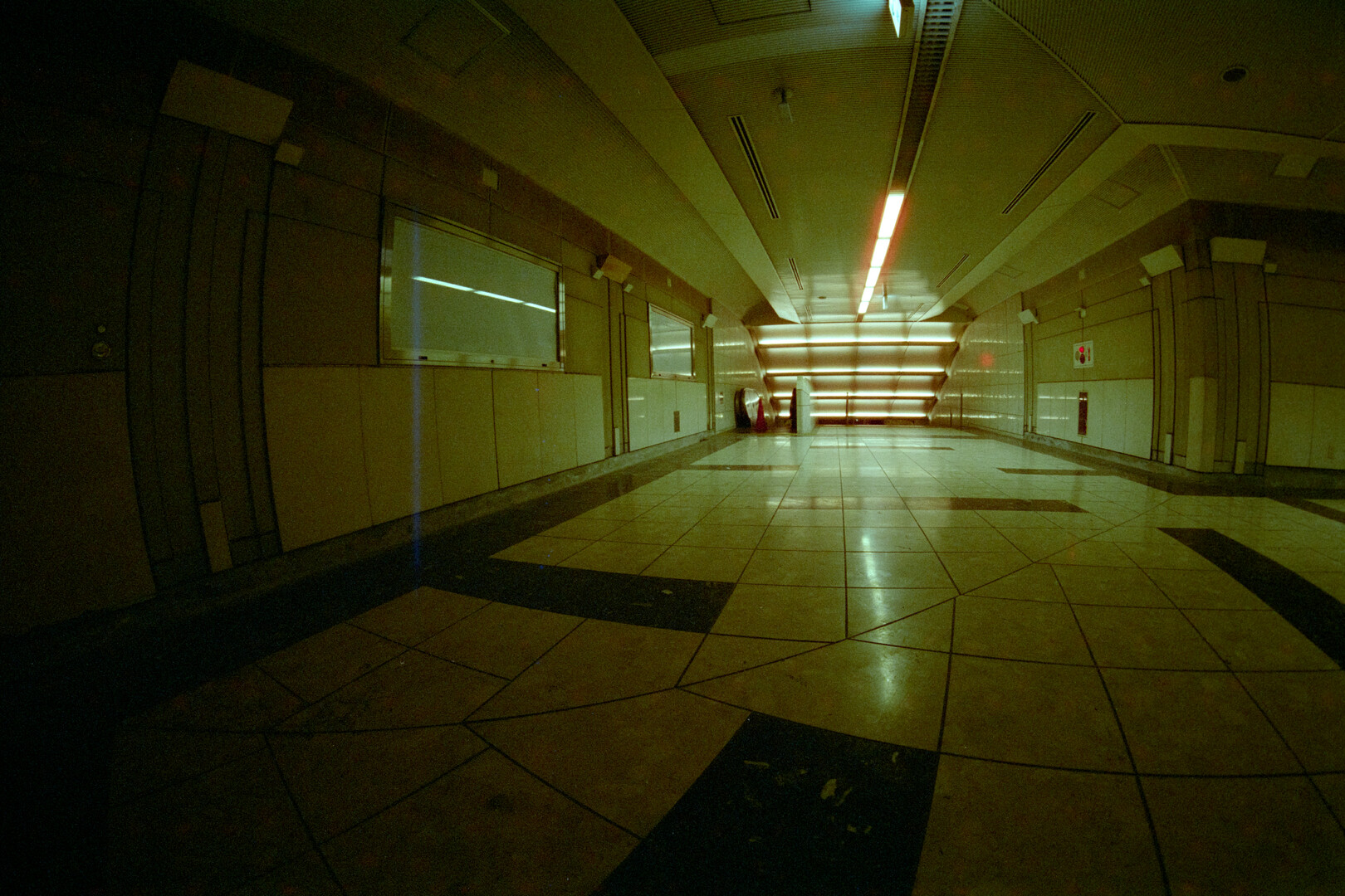 #00705 - 2025/07 - CyberPunk 640t - Shinbashi