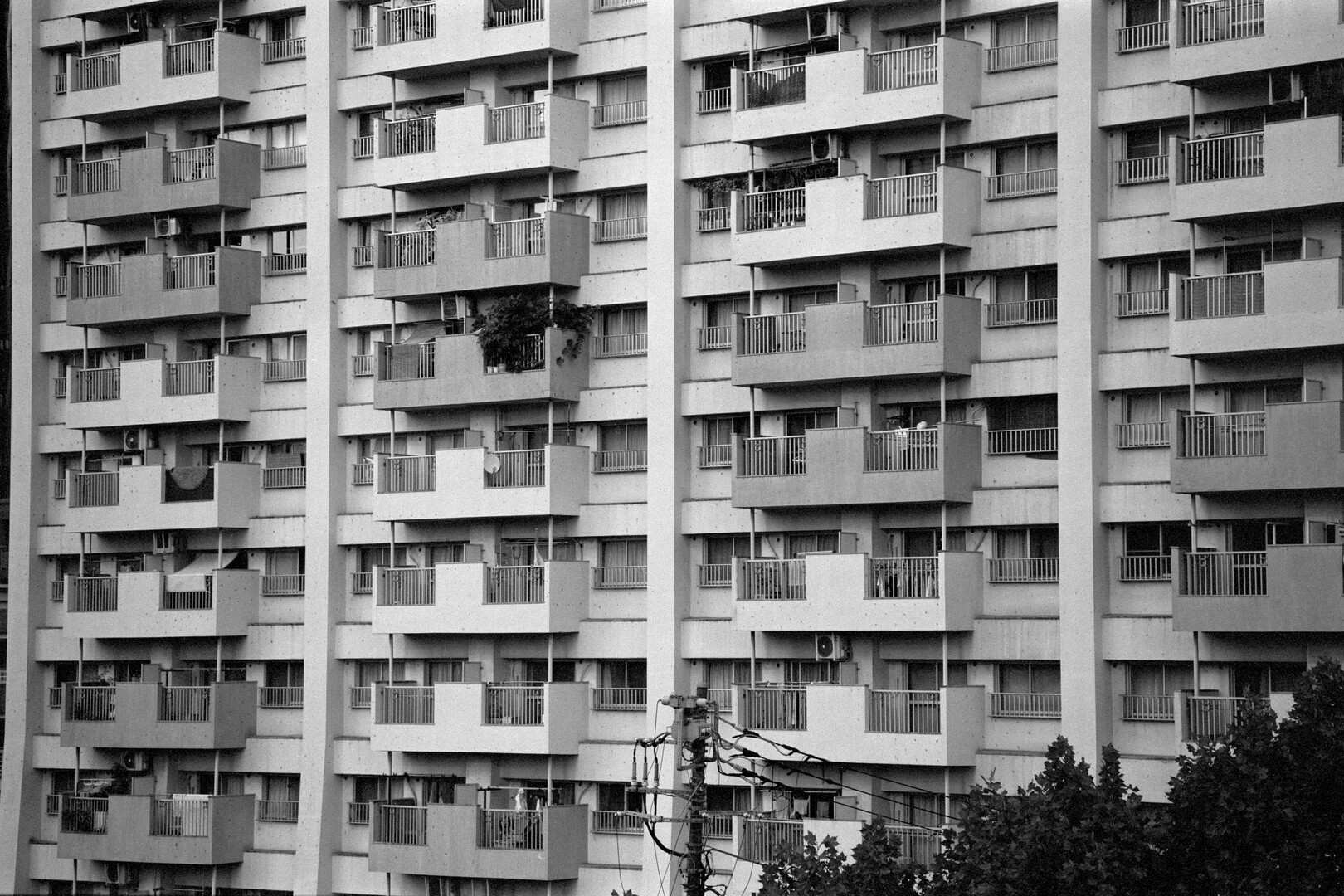 #00757 - 2025/09 - Rollei Superpan 200 - Osaki