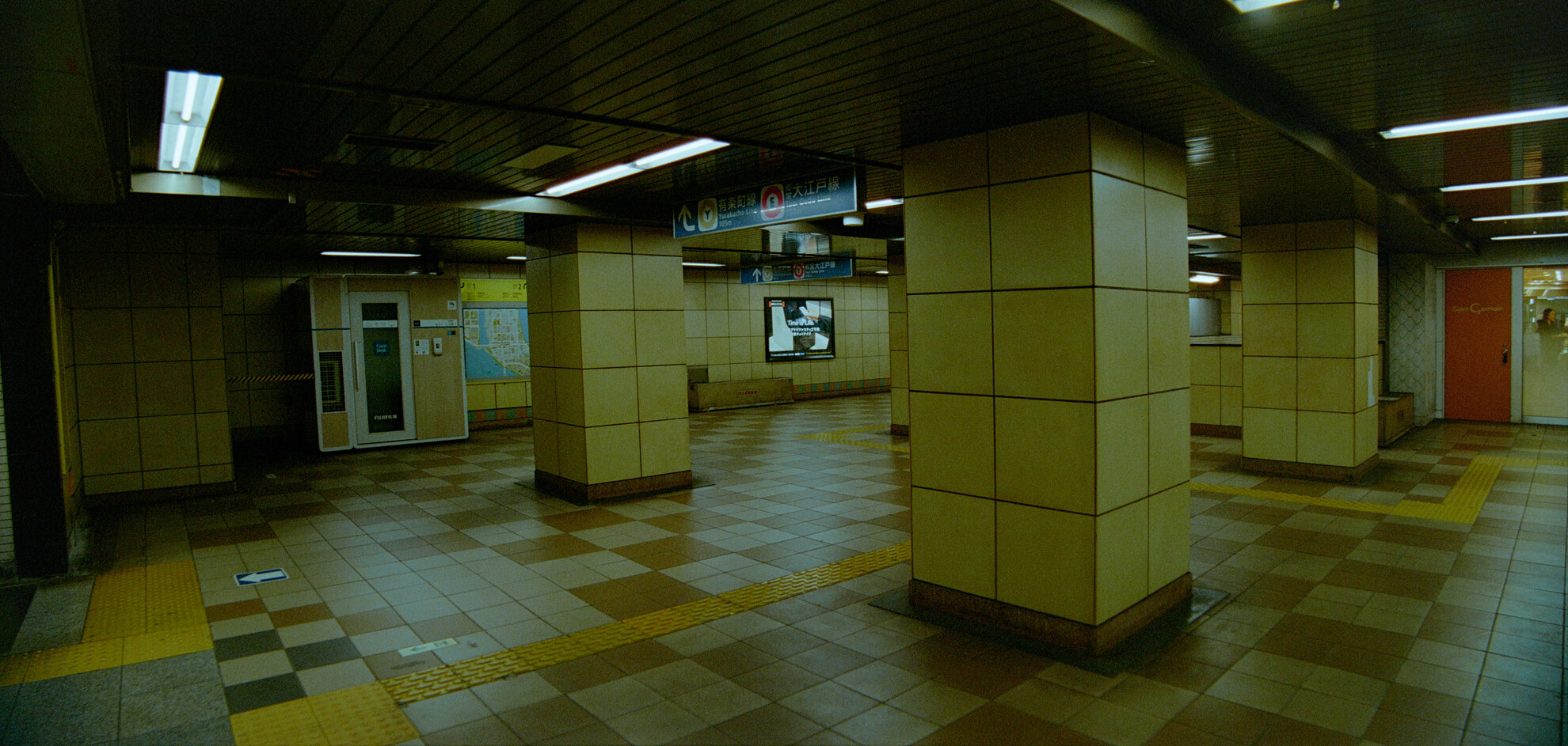 #00811 - 2025/12 - Kodak Ultramax 400 Anamorphic - Tsukishima