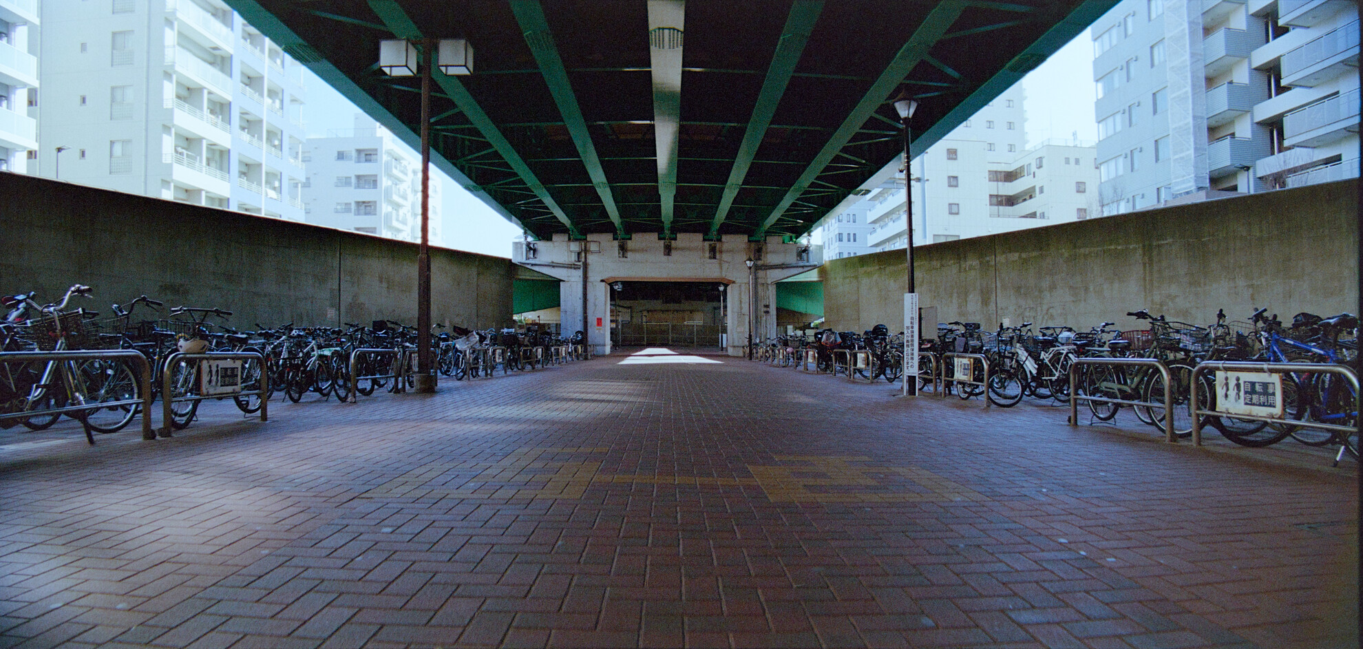 #00812 - 2025/12 - Kodak Ultramax 400 Anamorphic - Tsukishima