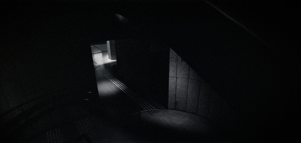 #00827 - 2025/12 - Rollei Infrared Anamorphic - Marunouchi