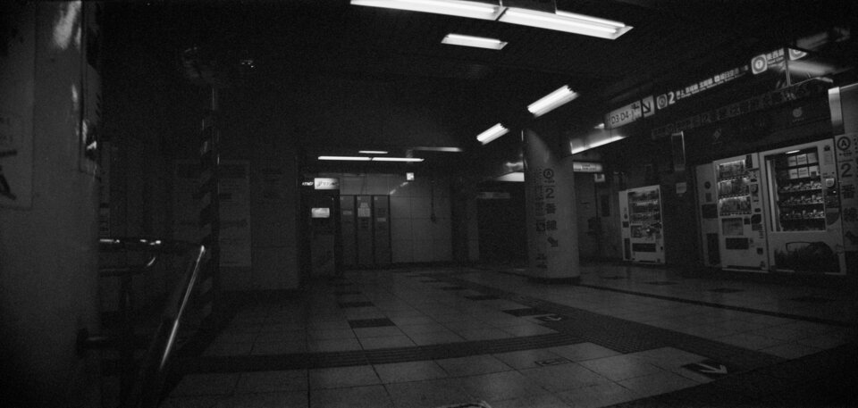 #00829 - 2025/12 - Rollei Infrared Anamorphic - Nihonbashi